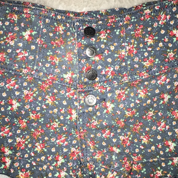 Floral high waisted shorts - Picture 2 of 6
